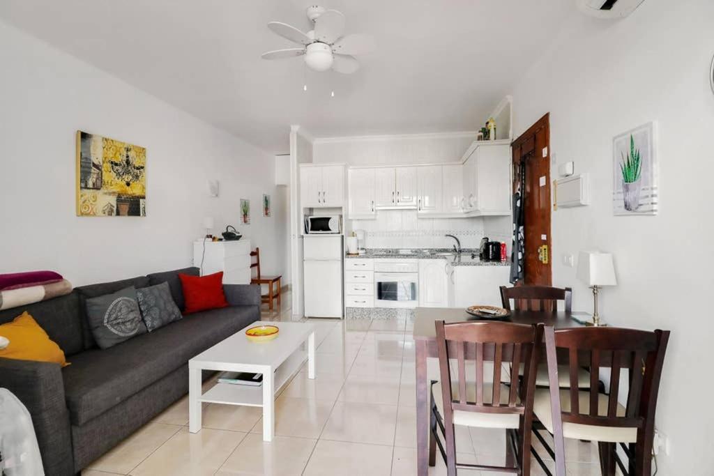 Capistrano Village, 1 Bedroom + Free Wi-Fi نيرخا المظهر الخارجي الصورة