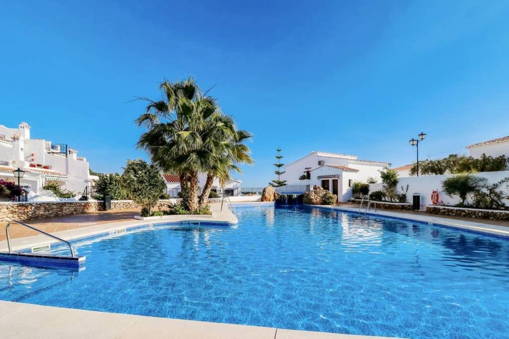 Capistrano Village, 1 Bedroom + Free Wi-Fi نيرخا المظهر الخارجي الصورة