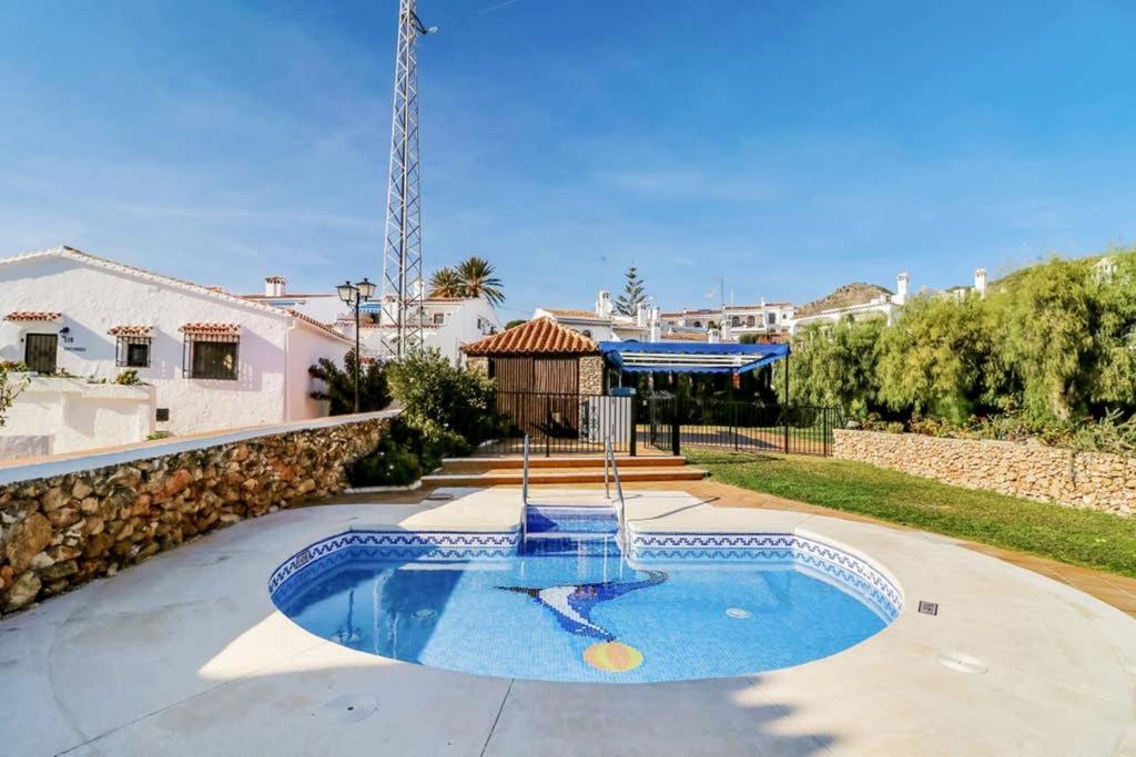 Capistrano Village, 1 Bedroom + Free Wi-Fi نيرخا المظهر الخارجي الصورة